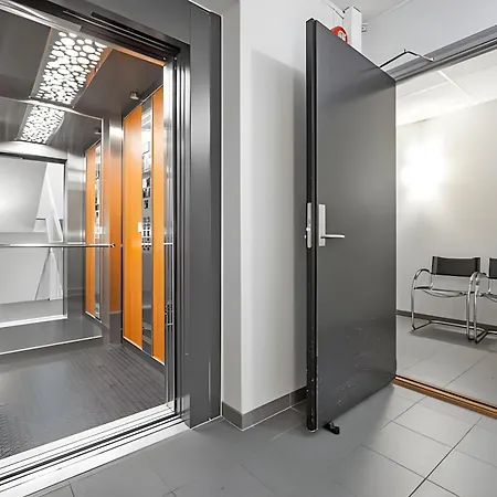 Modern And Chic - Apartment