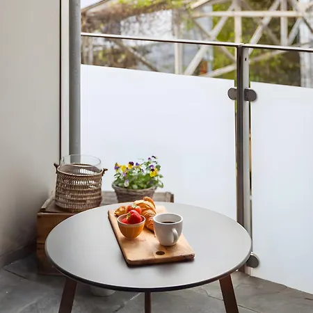 Apartment Modern And Chic -