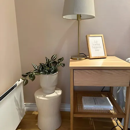 Modern And Chic - Apartment