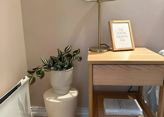 Modern And Chic - Apartment